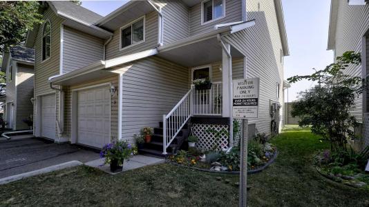 567 EDMONTON TRAIL NE, Airdrie, 앨버타주 T4B 2L4, 캐나다