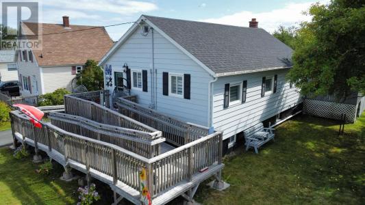 46 QUARRY ROAD, Glace Bay, Nova Scotia B1A 1G1, Canada