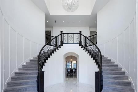 14120 SUNRIDGE, Surrey, Британская Колумбия V3W 6B1, Канада