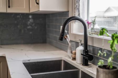 1913 PARKSIDE WAY, Coaldale, Alberta T1M 0E8, Canada