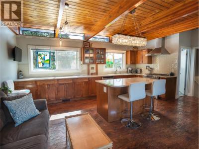 1618 DUNCAN AVE E AVENUE, Penticton, British Columbia V2A 2X9, Canada