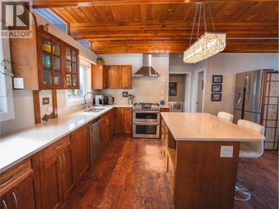 1618 DUNCAN AVE E AVENUE, Penticton, British Columbia V2A 2X9, Canada