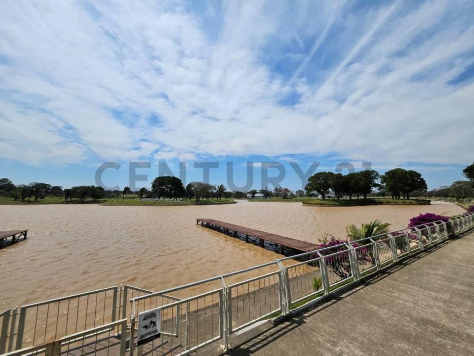 Urbanizacion Cerrada Urubó Village Mod 5 Lote 3, Urubo, Santa Cruz 00001, Bolivia