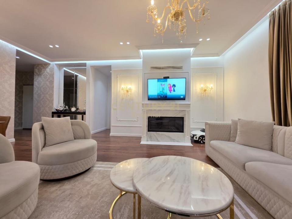 Rruga e Kavajës, Tirana, Albania