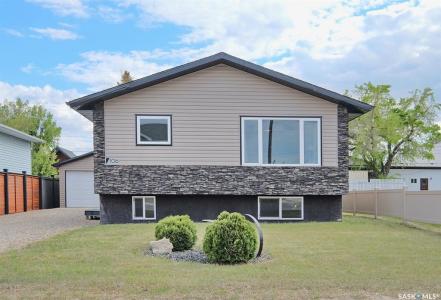 106 8TH AVENUE W, Biggar, Saskatchewan S0K 0M0, Canada