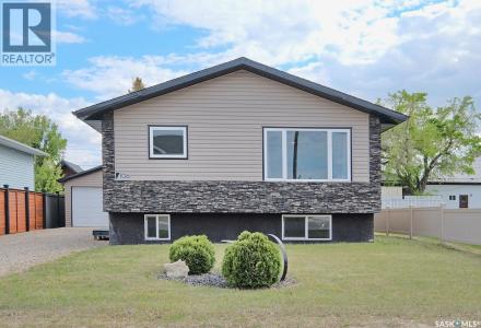 106 8TH AVENUE W, Biggar, Saskatchewan S0K 0M0, Canada