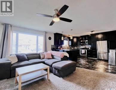 106 8TH AVENUE W, Biggar, Saskatchewan S0K 0M0, Canada