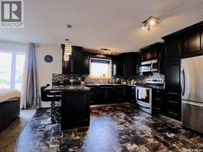 106 8TH AVENUE W, Biggar, Saskatchewan S0K 0M0, Canada