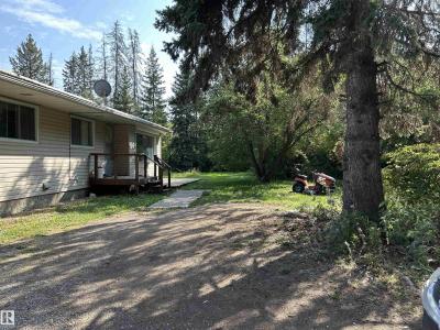 9815 210 STREET NW, Edmonton, Alberta T5T 5X9, Canada