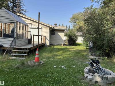 9815 210 STREET NW, Edmonton, Alberta T5T 5X9, Canada