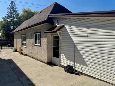 281 MAGNUS AVENUE, Winnipeg, Manitoba R2W 2B6, Kanada