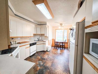 4918 5 AVENUE, Edson, אלברטה T7E 1T3, קנדה 