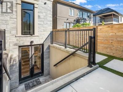 2371 CAMILLA ROAD, Mississauga (cooksville), אונטריו L5A 2K4, קנדה 