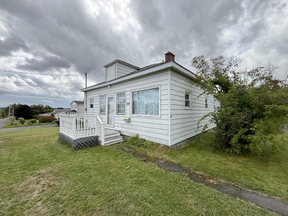 308 LAKE ROAD, Glace Bay, Nova Scotia B1A 2H1, Canada