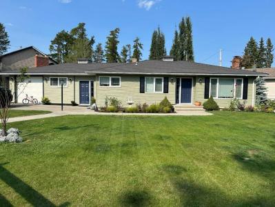 30 SANDY DRIVE, Whitecourt, 阿爾伯塔 T7S 1G9, 加拿大