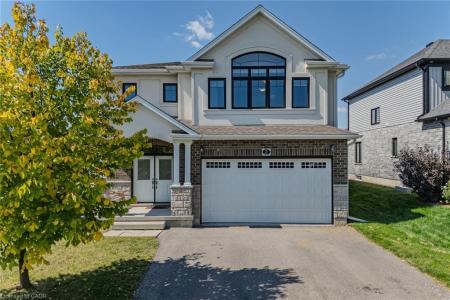 2 SEDGE AVENUE, Simcoe, Ontario N3Y 0E1, Kanada