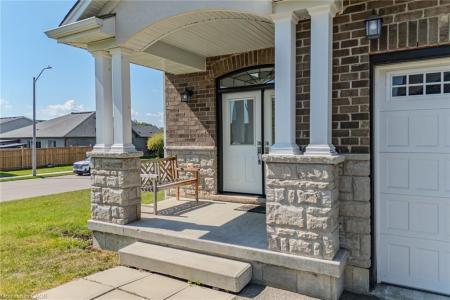 2 SEDGE AVENUE, Simcoe, Ontario N3Y 0E1, Kanada