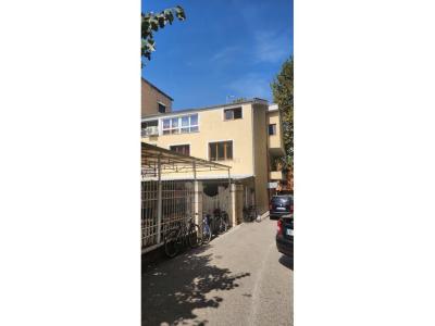 Oxhaku, Tirana, Albania