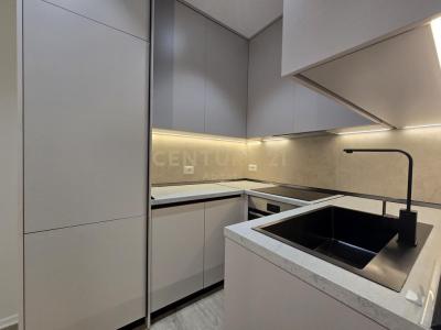 Rruga Muhamet Gjollesha, Tirana, אלבניה 