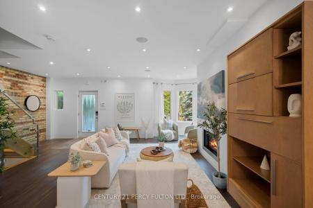 22 COLUMBINE AVENUE, Toronto, Ontario M4L 1P3, Canada