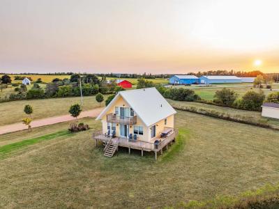 11 HEBRIDES LANE, New London, Prince Edward Island C0B 1M0, Canada