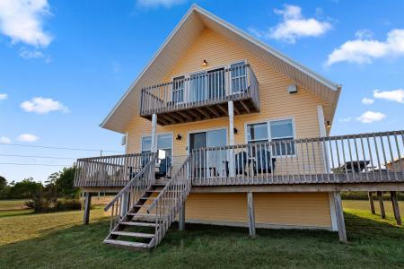 11 HEBRIDES LANE, New London, Prince Edward Island C0B 1M0, Canada