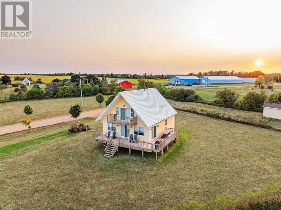 11 HEBRIDES LANE, New London, Prince Edward Island C0B 1M0, Canada