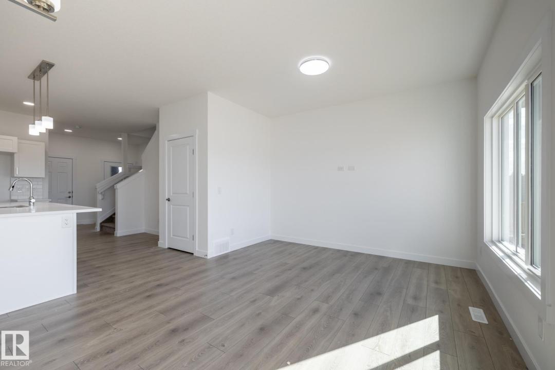 10718 99 STREET, Morinville, 阿尔伯塔 T8R 2R8, 加拿大