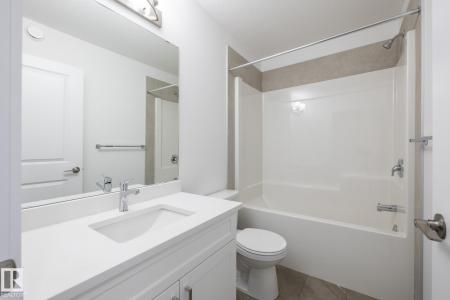 10718 99 STREET, Morinville, 阿尔伯塔 T8R 2R8, 加拿大