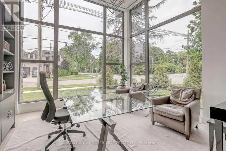 421 CHARTWELL ROAD, Oakville (mo Morrison), Ontario L6J 4A4, CANADÁ