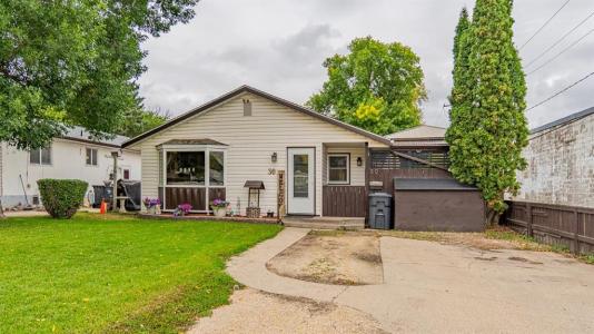 30 16TH STREET NORTHWEST, Portage La Prairie, Manitoba R1N 2W6, Canada