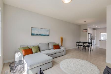 536 CANALS CROSSING SW, Airdrie, Alberta T4B 4L3, Canada