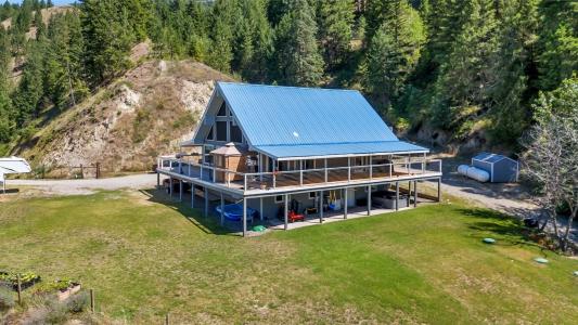 2621 SALMON RIVER ROAD, Salmon Arm, British Columbia V1E 3H8, Canada