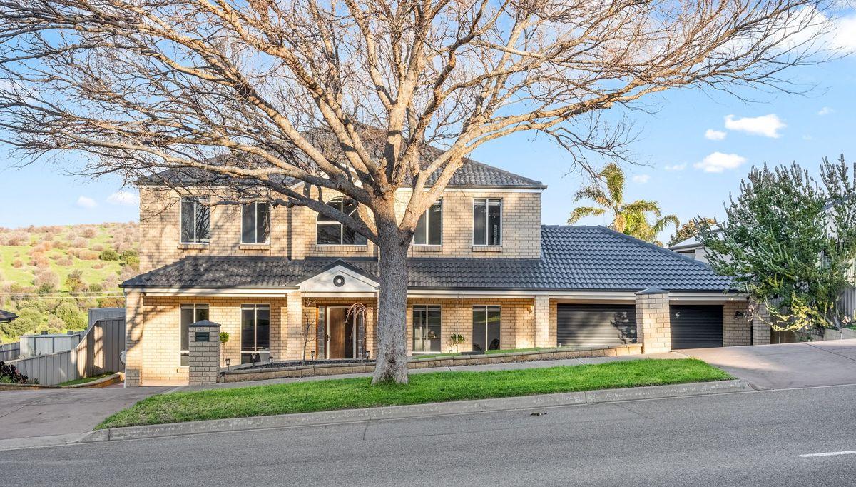 38 Freebairn Drive, Hallett Cove, SA 5158, Australia