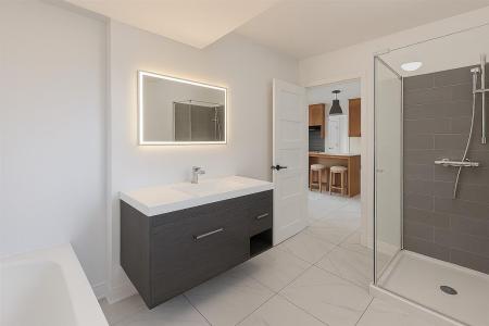 1 23e Avenue O., Blainville, Quebec J7C 1E8, Canada