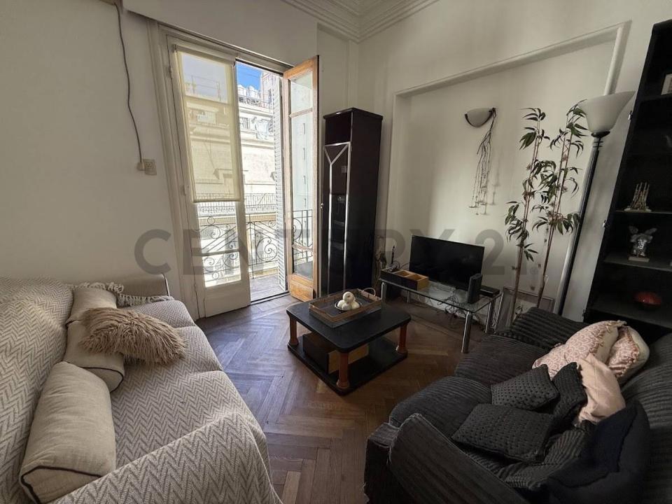 URUGUAY 900, Retiro, Capital Federal 00001, Argentinien