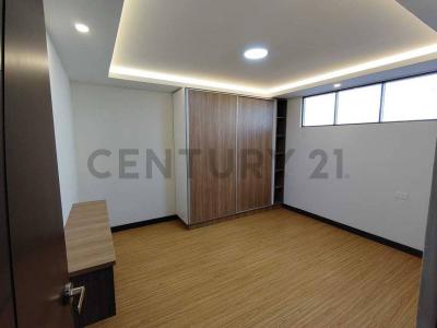 Calle Venezuela entre Calle Sanjinez y Vargas, Zona el Pampón s/n, Ciudad Satélite, Potosí 0000, Боливия