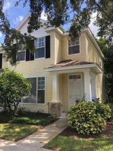 11050 Black Swan Court, Seffner, Florida 33584, USA