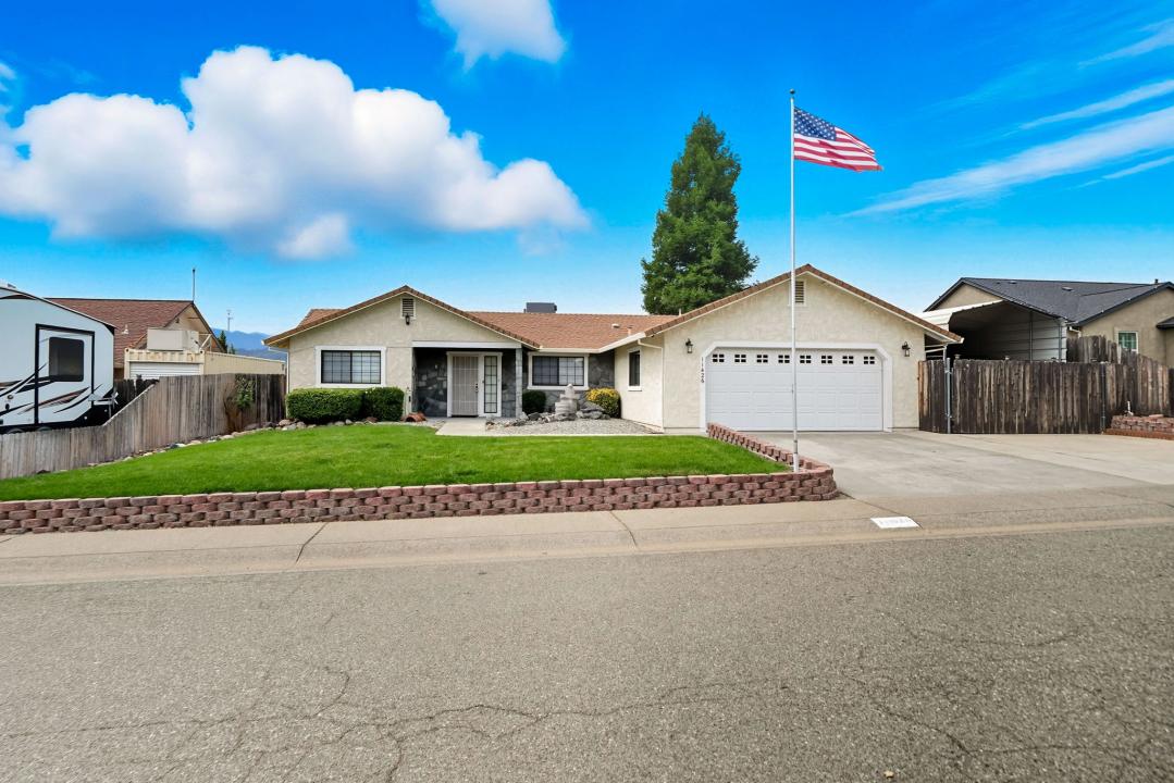 11426 Menlo Way, Redding, Калифорния 96003, Соединенные Штаты