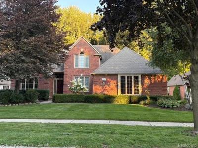 2120 Oakwood Drive, Troy, Michigan 48085, Stati Uniti