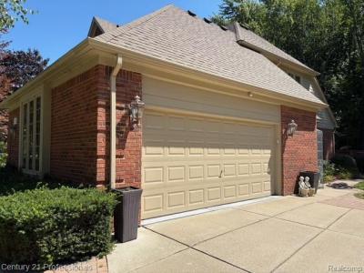 2120 Oakwood Drive, Troy, מישיגן 48085, ארצות הברית של אמריקה