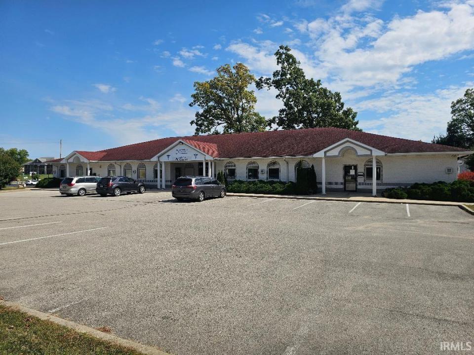 7802 7806 W Jefferson Boulevard, Fort Wayne, Indiana 46804