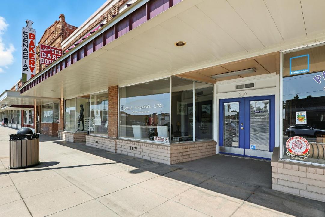 216 Robertson Boulevard, Chowchilla, California 93610