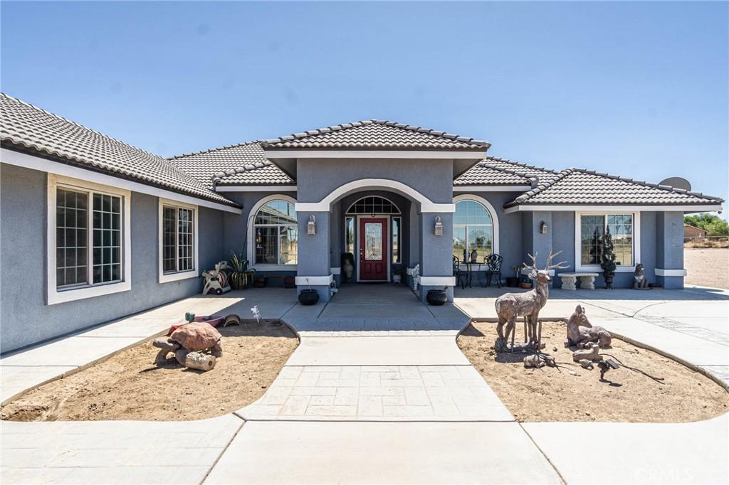 9735 Elsinore Road, Oak Hills, California 92344, HOA KỲ