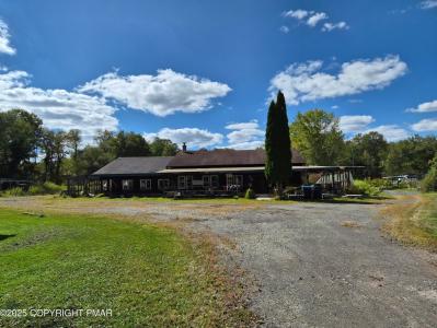 921 Main Street, Newfoundland, Pennsylvania 18445