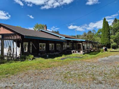 921 Main Street, Newfoundland, Pennsylvania 18445