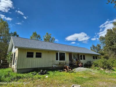 921 Main Street, Newfoundland, Pennsylvania 18445