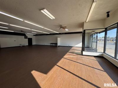 144 N Broad Street, Galesburg, אילינוי 61401, ארצות הברית של אמריקה 