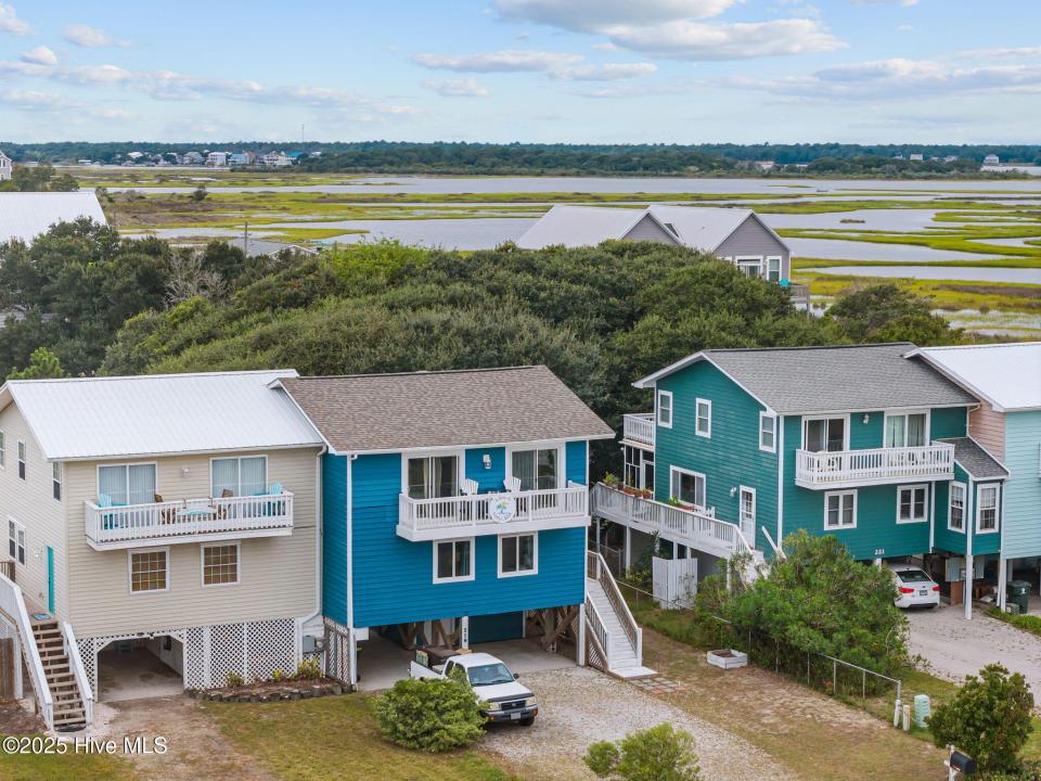 219 Oyster Lane, North Topsail Beach, North Carolina 28460, USA