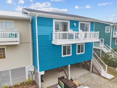 219 Oyster Lane, North Topsail Beach, North Carolina 28460, USA